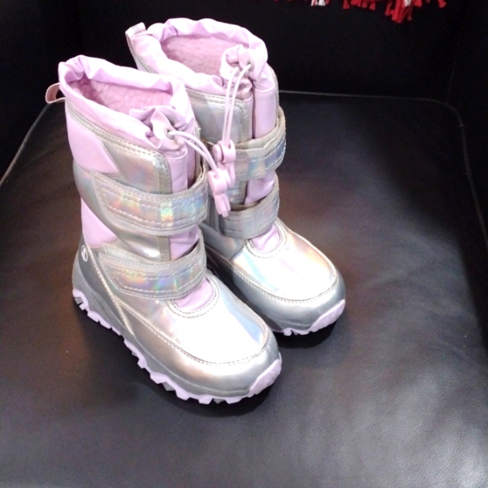 Land's End, Little girl, very warm snow boots, Size 11, Like new.